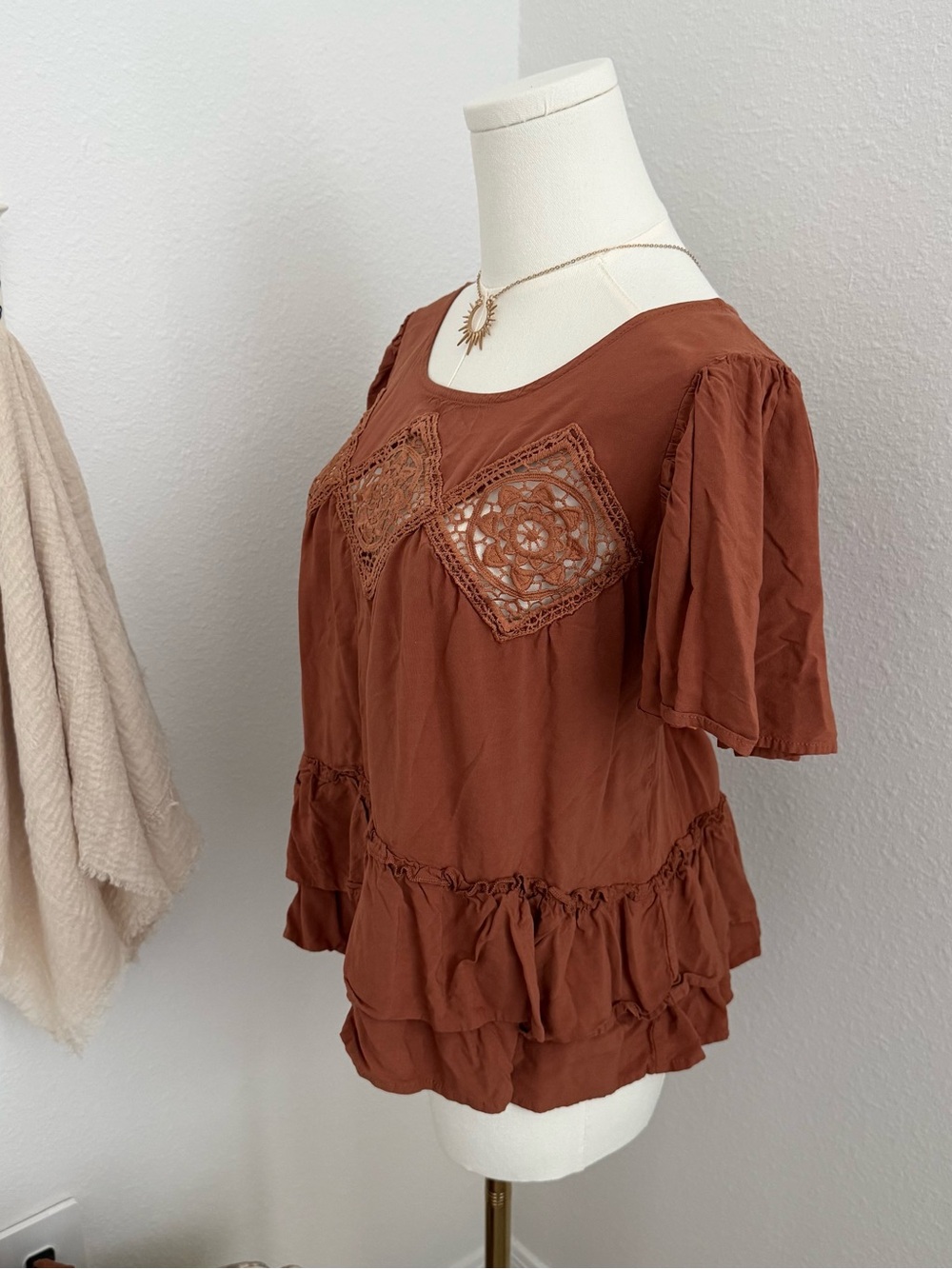 Rusttydustty Boho Lace Detail Top Size XL - Picture 3 of 7